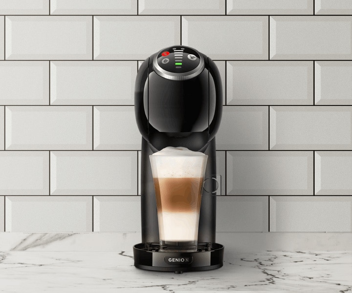 Primer plano Genio S Plus - Negra Máquina de Café NESCAFÉ® Dolce Gusto®